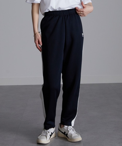 FILA(フィラ)の「<FILA/フィラ>ラインデザインテーパードパンツ(スウェットパンツ・レディース・ピンク系2/カーキ系1/ネイビー系1/ブラック系1/ネイビー系2/ピンク系1/カーキ系2/ブラック系2/サックスブルー系2/サックスブルー系1/ベージュ系2/ベージュ系1・L/LL/M)」の8枚目の写真