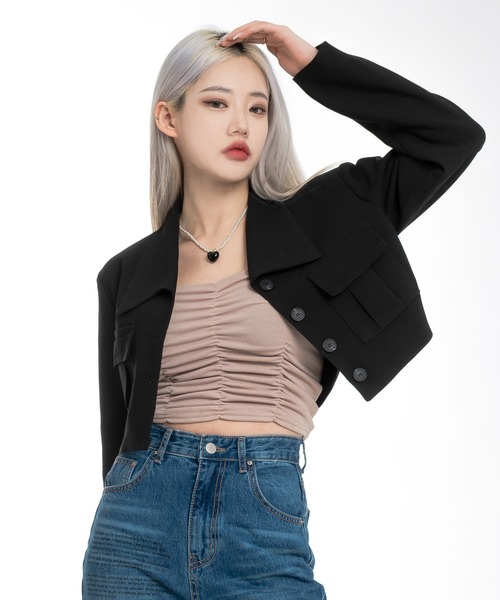 FOLLOWIN(フォロウィン)の「シャーリングクロップドキャミソール(キャミソール・レディース・ブラック/ベージュ/カーキ/アイボリー・FREE)」の4枚目の写真