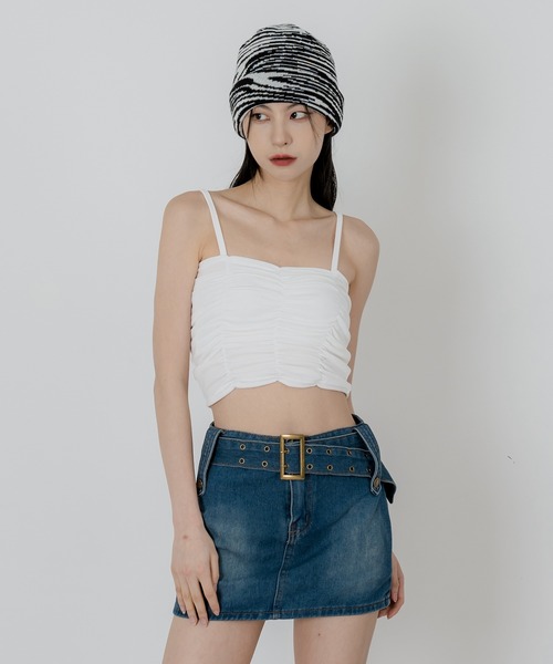 FOLLOWIN(フォロウィン)の「シャーリングクロップドキャミソール(キャミソール・レディース・ブラック/ベージュ/カーキ/アイボリー・FREE)」の19枚目の写真