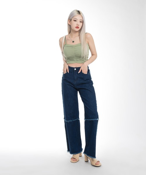 FOLLOWIN(フォロウィン)の「シャーリングクロップドキャミソール(キャミソール・レディース・ブラック/ベージュ/カーキ/アイボリー・FREE)」の8枚目の写真