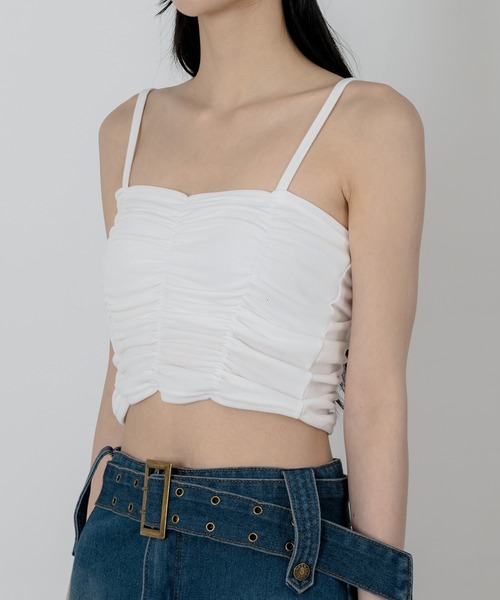 FOLLOWIN(フォロウィン)の「シャーリングクロップドキャミソール(キャミソール・レディース・ブラック/ベージュ/カーキ/アイボリー・FREE)」の14枚目の写真