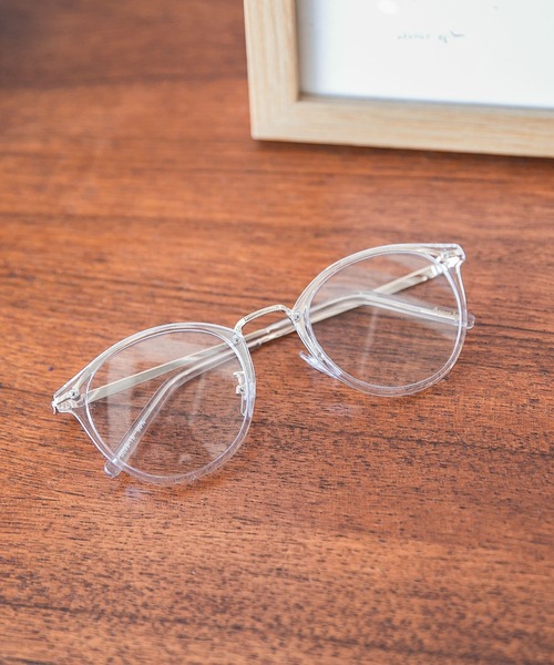 A part by(アパートバイ)の「【UVカット/曇り止め付】フレームメガネ(メガネ・レディース・ブラック/GOLD /ホワイト系その他2/ベージュ/ブラウン/シルバー・FREE)」の2枚目の写真