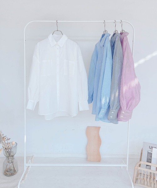 AS KNOW AS plus(アズノゥアズプラス)の「●ブロードシンプルビッグシャツ(シャツ/ブラウス・レディース・オフホワイト/ネイビー系/ブルー系/ピンク系・FREE)」の2枚目の写真