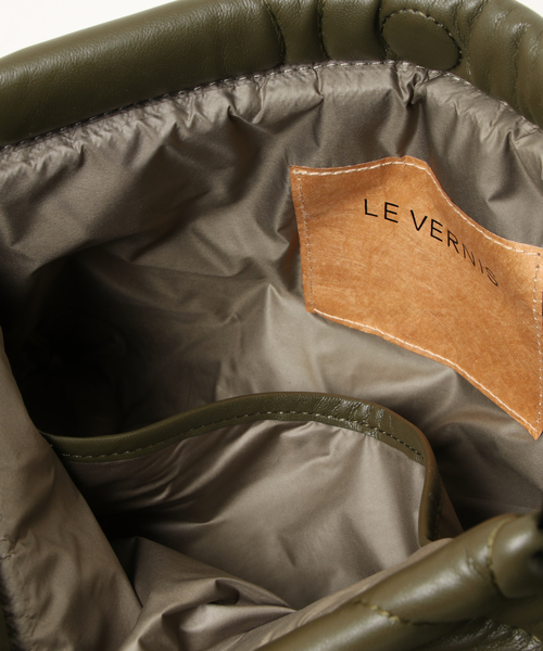 LE VERNIS（ル・ベルニ）の「キルティングクラッチ（クラッチバッグ・レディース・ブラック/カーキ・ONE SIZE）」の5枚目の写真