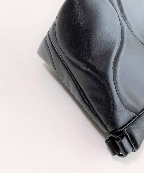 LE VERNIS（ル・ベルニ）の「キルティングクラッチ（クラッチバッグ・レディース・ブラック/カーキ・ONE SIZE）」の11枚目の写真