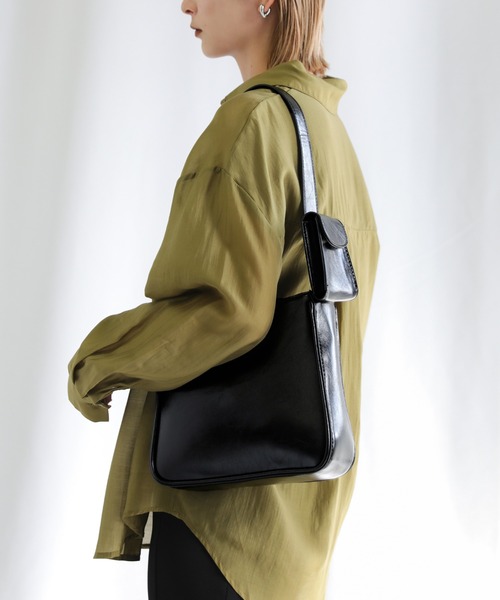 select MOCA（セレクトモカ）の「フェイクレザーポーチ付きスクエアバッグ（ハンドバッグ・レディース・ブラック/アイボリー・FREE）」の2枚目の写真