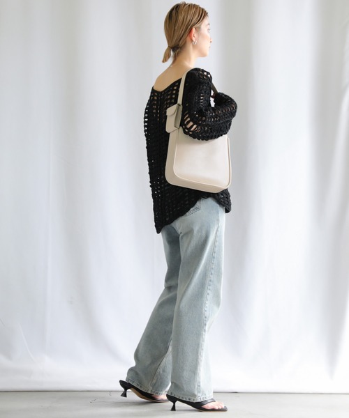 select MOCA（セレクトモカ）の「フェイクレザーポーチ付きスクエアバッグ（ハンドバッグ・レディース・ブラック/アイボリー・FREE）」の7枚目の写真