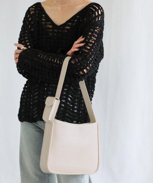 select MOCA（セレクトモカ）の「フェイクレザーポーチ付きスクエアバッグ（ハンドバッグ・レディース・ブラック/アイボリー・FREE）」の5枚目の写真