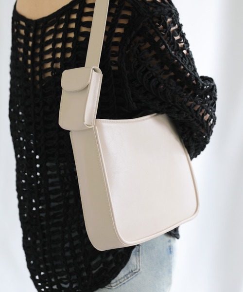 select MOCA（セレクトモカ）の「フェイクレザーポーチ付きスクエアバッグ（ハンドバッグ・レディース・ブラック/アイボリー・FREE）」の8枚目の写真
