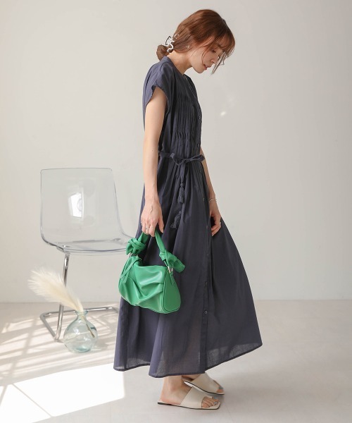 Bab（バブ）の「ねじりピンタックシャツワンピース（シャツワンピース・レディース・ライトグレー/ネイビー/オフホワイト/ピンク/ベージュ系その他・M）」の19枚目の写真