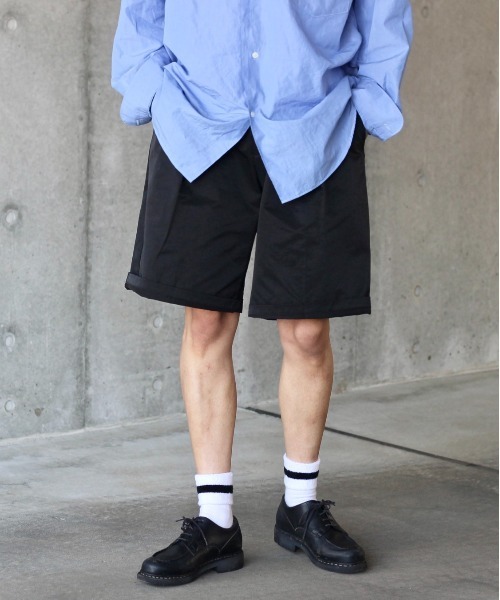 y/m by れぽすけ(イムバイレポスケ)の「センタープレスリラックスショートパンツ(その他パンツ・メンズ・ブラック/ベージュ・LARGE/MEDIUM)」の1枚目の写真