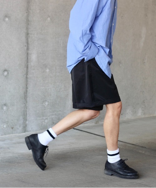 y/m by れぽすけ(イムバイレポスケ)の「センタープレスリラックスショートパンツ(その他パンツ・メンズ・ブラック/ベージュ・LARGE/MEDIUM)」の4枚目の写真