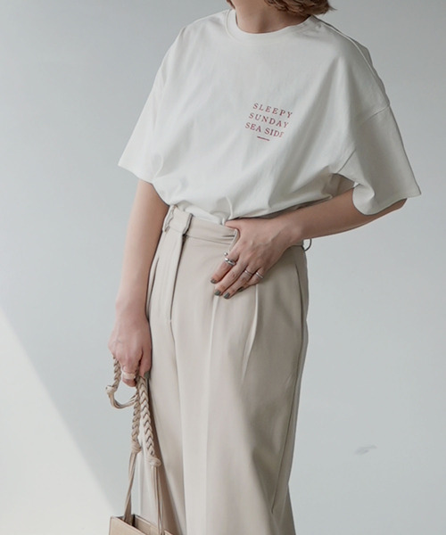 c.u.l(シーユーエル)の「【c.u.l:w】天竺カラー ロゴビックTシャツ culwd22ss005(Tシャツ/カットソー・レディース・ブラック/ホワイト×レッド/ホワイト×グリーン・FREE)」の2枚目の写真