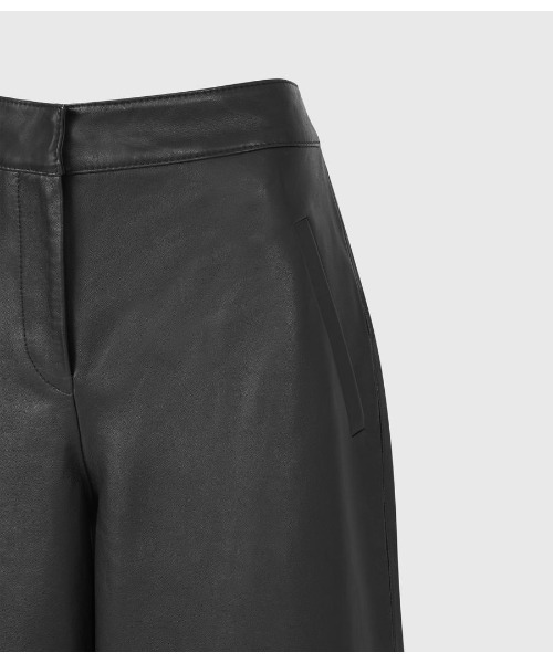 ALLSAINTS(オールセインツ)の「LEAH LEATHER CULOTTE | LEAH レザー キュロット(その他パンツ・レディース・ブラック・6/4)」の6枚目の写真