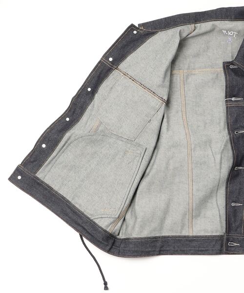 RIOT FACETASM（ライオットファセッタズム）の「RIOT FACETASM