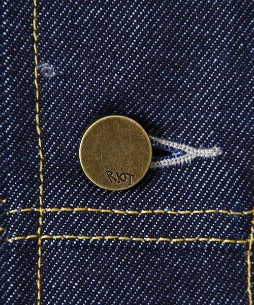 RIOT FACETASM（ライオットファセッタズム）の「RIOT FACETASM