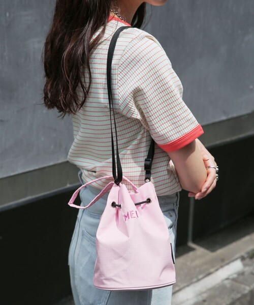 MEI（メイ）の「MEI/メイ Wheel bucket bag/ナイロン巾着バッグ（ショルダーバッグ・レディース・ブラック/ピンク/ブルーグリーン・ONE SIZE）」の16枚目の写真
