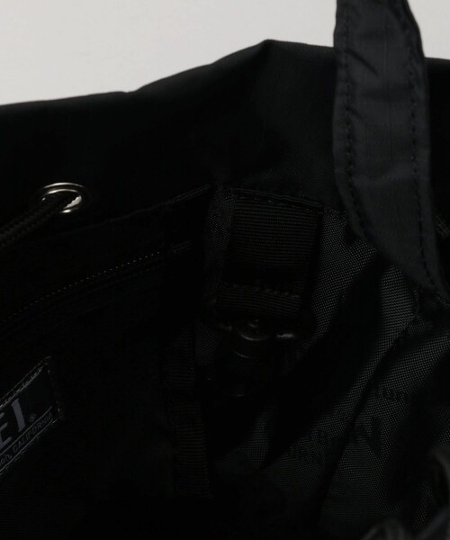 MEI（メイ）の「MEI/メイ Wheel bucket bag/ナイロン巾着バッグ（ショルダーバッグ・レディース・ブラック/ピンク/ブルーグリーン・ONE SIZE）」の9枚目の写真