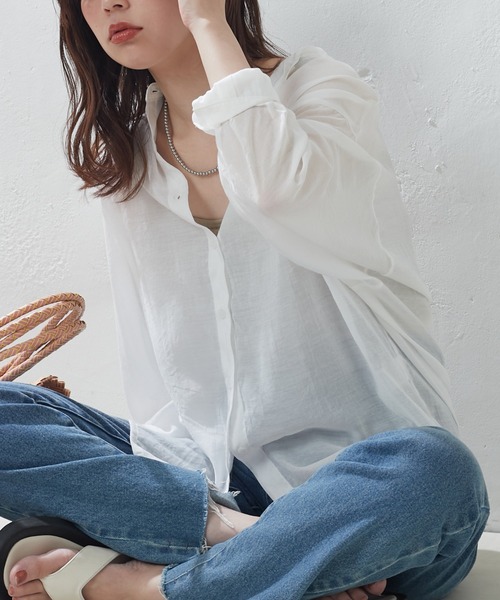 natural couture（ナチュラルクチュール）の「BIGシルエットシアーシャツ（シャツ/ブラウス・レディース・オフホワイト/ベージュ/グリーン/ピンク・FREE）」の2枚目の写真