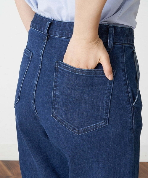 OFUON le MK（オフオンルエムケー）の「【洗濯機で洗える】ストレッチワイドデニムパンツ（デニムパンツ・レディース・ネイビー/ブルー・40/38/36）」の17枚目の写真
