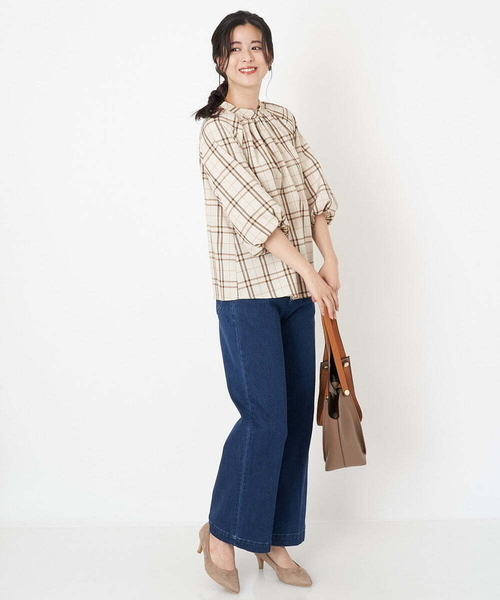 OFUON le MK（オフオンルエムケー）の「【洗濯機で洗える】ストレッチワイドデニムパンツ（デニムパンツ・レディース・ネイビー/ブルー・40/38/36）」の14枚目の写真