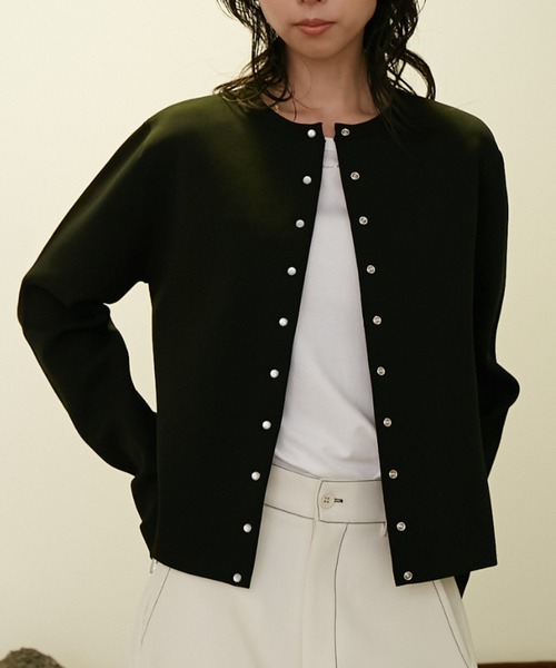 VACANCY（ヴァカンシー）の「スナップボタンニットカーディガン（カーディガン/ボレロ・レディース・ブラック/ダークブルー/オレンジ・FREE）」の4枚目の写真