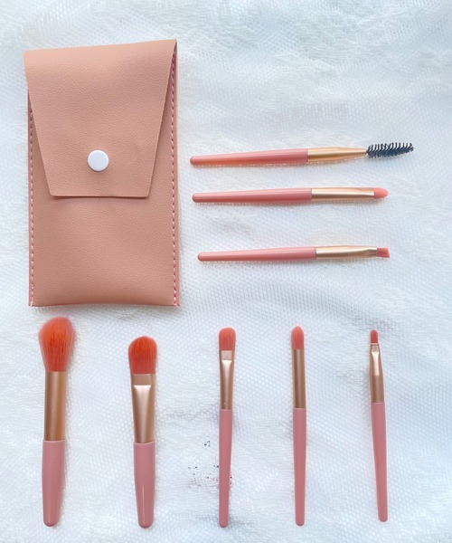 【限定】benefit メイクブラシセット セール】【8本セット】コンパクト持ち運びメイクブラシ（メイクブラシ