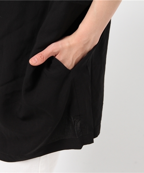 mystic（ミスティック）の「Vフリルガウン（シャツ/ブラウス・レディース・マスタード/ベージュ/オフホワイト/ブラック/カーキ・ﾌﾘ-）」の12枚目の写真