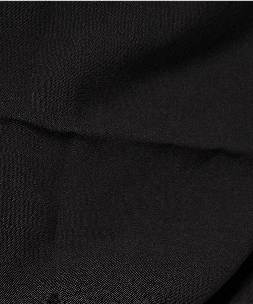 mystic（ミスティック）の「Vフリルガウン（シャツ/ブラウス・レディース・マスタード/ベージュ/オフホワイト/ブラック/カーキ・ﾌﾘ-）」の15枚目の写真