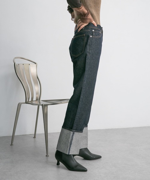 KBF（ケイビーエフ）の「ターンアップストレートデニム（デニムパンツ・レディース・ノンウォッシュ/ホワイト・38/36）」の6枚目の写真