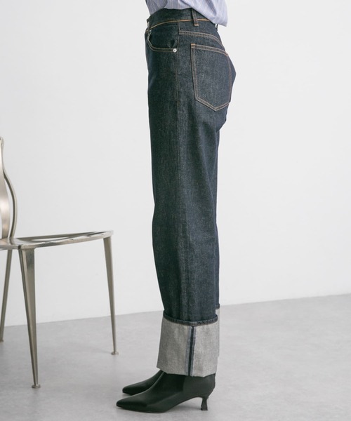 KBF（ケイビーエフ）の「ターンアップストレートデニム（デニムパンツ・レディース・ノンウォッシュ/ホワイト・38/36）」の13枚目の写真