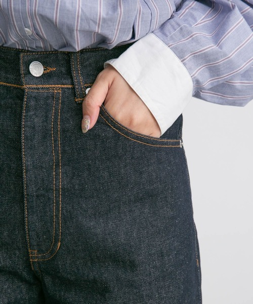 KBF（ケイビーエフ）の「ターンアップストレートデニム（デニムパンツ・レディース・ノンウォッシュ/ホワイト・38/36）」の16枚目の写真