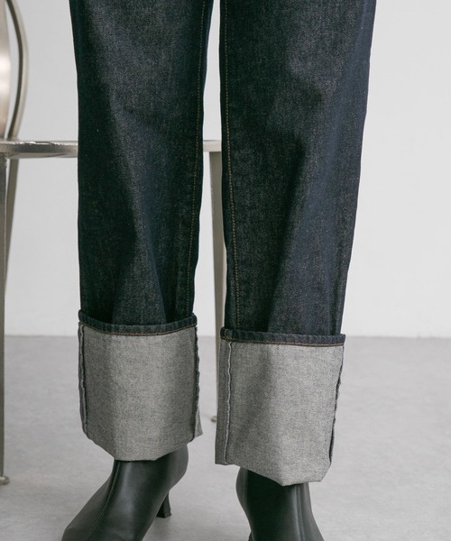 KBF（ケイビーエフ）の「ターンアップストレートデニム（デニムパンツ・レディース・ノンウォッシュ/ホワイト・38/36）」の17枚目の写真