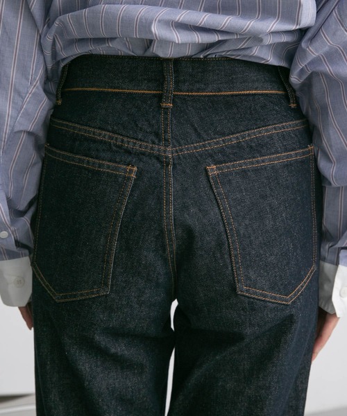 KBF（ケイビーエフ）の「ターンアップストレートデニム（デニムパンツ・レディース・ノンウォッシュ/ホワイト・38/36）」の18枚目の写真