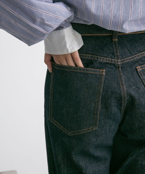 KBF（ケイビーエフ）の「ターンアップストレートデニム（デニムパンツ・レディース・ノンウォッシュ/ホワイト・38/36）」の19枚目の写真