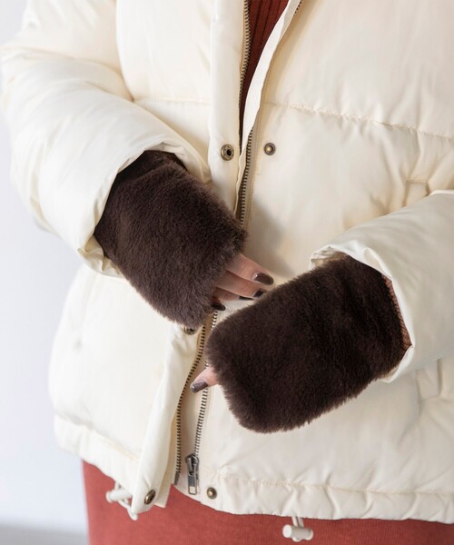 THE SHOP TK （ザ ショップ ティーケー ）の「◆【Miller／ミラー】ファー手袋（手袋・レディース・ダークブラウン/ライトベージュ/アイボリー・00）」の4枚目の写真