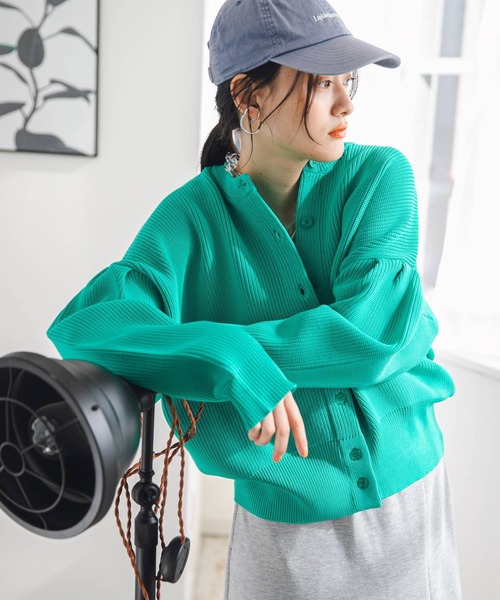 bohmal（ボマール）の「前後2WAY袖タックカラフルダンボールニットカーディガン（カーディガン/ボレロ・レディース・ブラック/ピンク/ライム/オレンジ/ブルー/グリーン・FREE）」の2枚目の写真