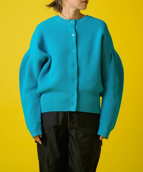 bohmal（ボマール）の「前後2WAY袖タックカラフルダンボールニットカーディガン（カーディガン/ボレロ・レディース・ブラック/ピンク/ライム/オレンジ/ブルー/グリーン・FREE）」の13枚目の写真