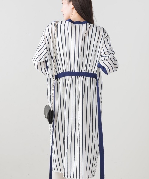 FURRY（ファーリー）の「ニット×布帛切替カーデワンピース（ワンピース・レディース・ネイビー/グレイッシュベージュ/ブラック・FREE）」の4枚目の写真