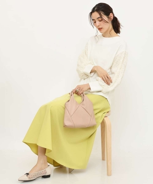 a.v.v（アーヴェヴェ）の「パデットフリルハンドルショルダー（ショルダーバッグ・レディース・グリーン/ベージュ・38）」の3枚目の写真