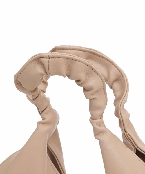 a.v.v（アーヴェヴェ）の「パデットフリルハンドルショルダー（ショルダーバッグ・レディース・グリーン/ベージュ・38）」の8枚目の写真