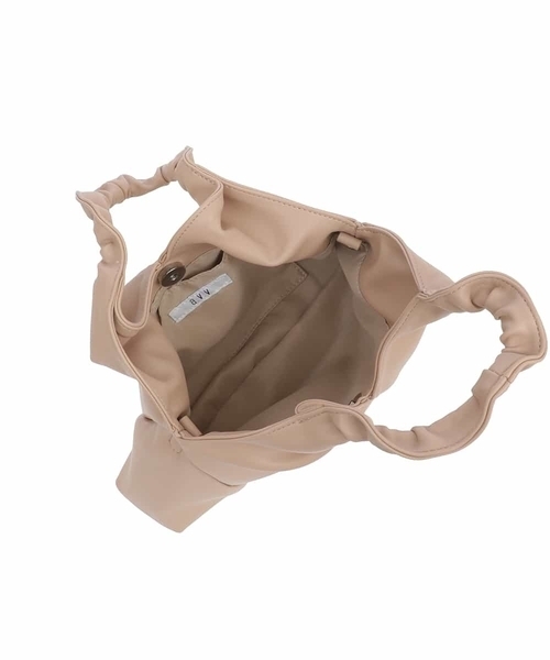 a.v.v（アーヴェヴェ）の「パデットフリルハンドルショルダー（ショルダーバッグ・レディース・グリーン/ベージュ・38）」の9枚目の写真