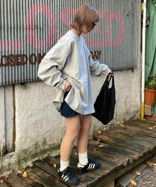 SOUNDSGOOOOD(サウンズグッド)の「【SOUNDS GOOOOD / サウンズグッド】オーバーサイズ配色ステッチサイドスリットTee(Tシャツ/カットソー・メンズ・パープル/ブラック/オフホワイト/パープル系その他/ブラック系その他/チャコールグレー/ホワイト/レッド/ブラック系その他2/ライトグレー/グリーン/オレンジ・ONE SIZE)」の7枚目の写真