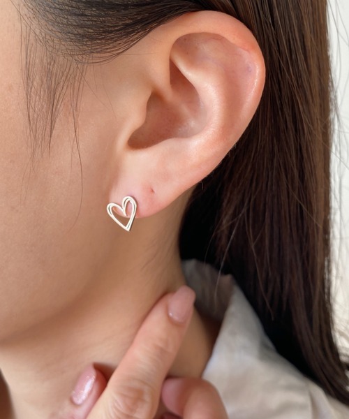 thank U more(サンキューモア)の「スモールサークルハート モチーフ ピアス【両耳用】(ピアス(両耳用)・レディース・シルバー/ゴールド・FREE)」の6枚目の写真