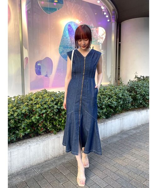 LAGUNAMOON(ラグナムーン)の「フレアスリーブデニムワンピース(ワンピース・レディース・ブラック/インディゴブルー/ホワイト・SMALL/MEDIUM)」の14枚目の写真