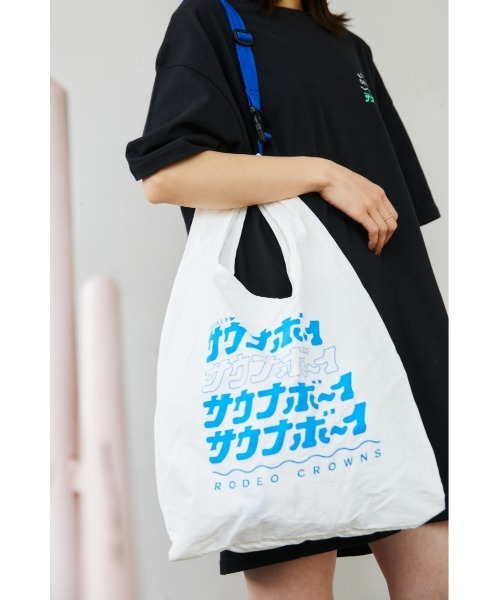 RODEO CROWNS WIDE BOWL（ロデオクラウンズワイドボウル）の「サウナボーイ 2WAYポケッタブルバッグ（エコバッグ/サブバッグ・レディース・ホワイト/ブラック・FREE）」の2枚目の写真