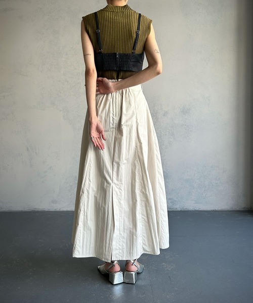 &g'aime(アンジェム)の「【&g’aime】カットアウトビスチェ(シャツ/ブラウス・レディース・ブラック/チャコールグレー/グレイッシュベージュ・FREE)」の8枚目の写真