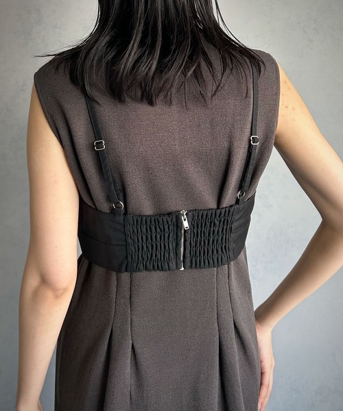 &g'aime(アンジェム)の「【&g’aime】カットアウトビスチェ(シャツ/ブラウス・レディース・ブラック/チャコールグレー/グレイッシュベージュ・FREE)」の19枚目の写真