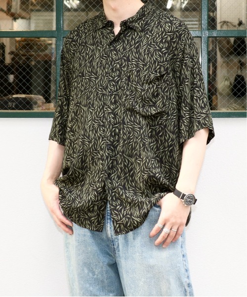 C.E.L.STORE（セルストア）の「KHAKI JUNGLE/カーキジャングル SAFARI PRINTED SHIRT サファリプリントシャツ（シャツ/ブラウス・メンズ・ネイビー/ブラック/グリーン/マスタード・LARGE/X-SMALL/MEDIUM）」の2枚目の写真