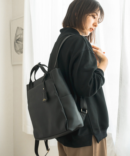 DEVICE（デバイス）の「合皮 チャーム付き シンプル 2WAY トートバッグ リュックサック（バックパック/リュック・レディース・ブラック/ライトグレー/グレイッシュベージュ/キャメル・FREE）」の15枚目の写真